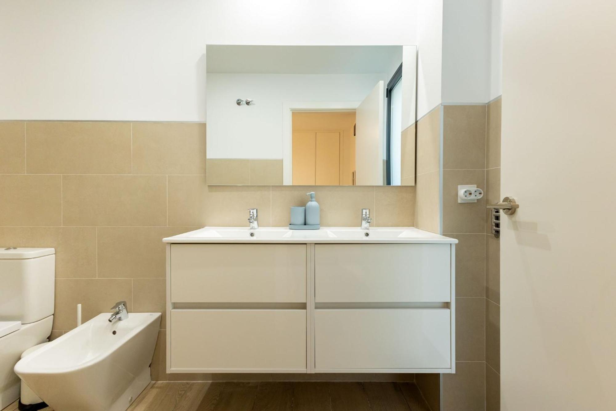 Charming 2 Bedroom Apartment By Torre Del Oro By Ocityzen Севілья Екстер'єр фото